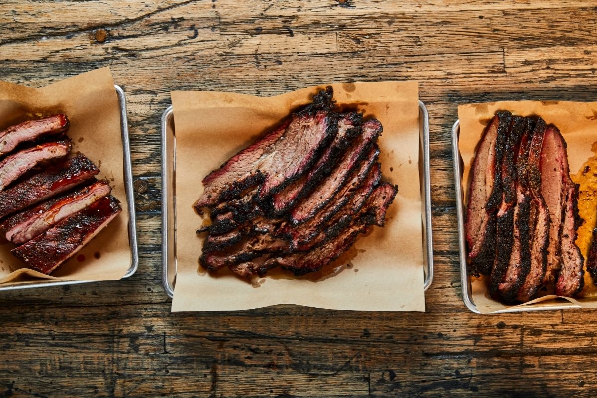 butcher-paper-vs-parchment-paper-which-is-better-black-bark-bbq