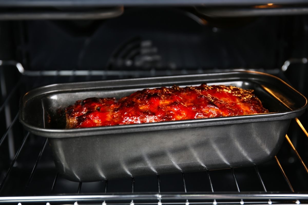 What Should The Internal Temperature Be for Meatloaf?