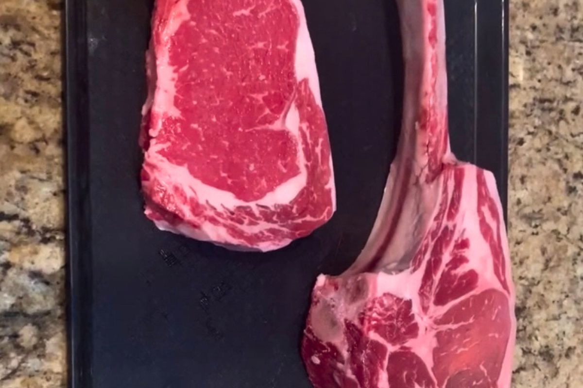 What’s The Difference Between Tomahawk Steak And Ribeye?