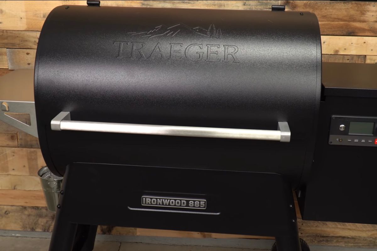 Traeger Grills Ironwood 885 Wood Pellet Grill and Smoker 